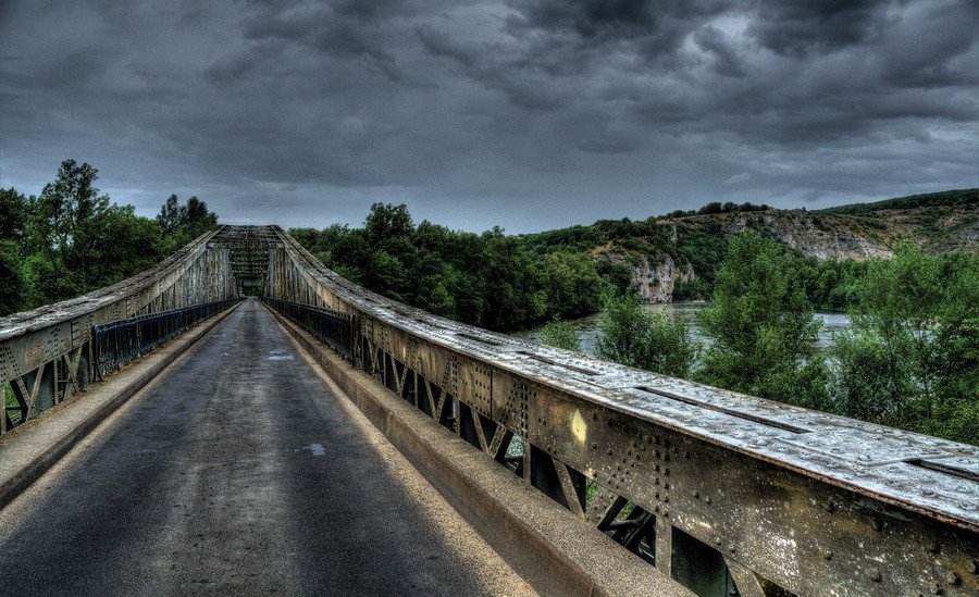 Fotótapéta: Vihar előtt (híd) - 254x368 cm