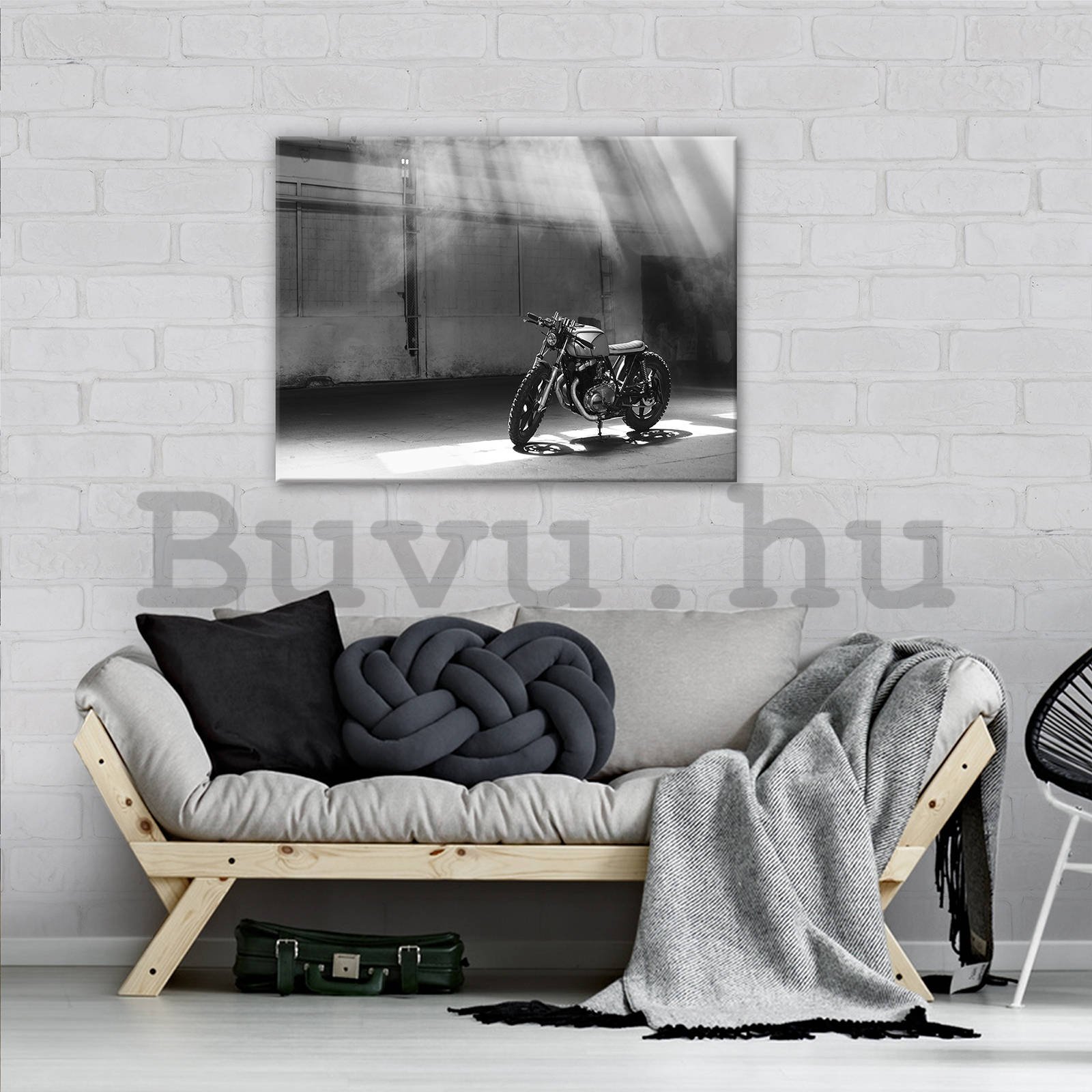 Vászonkép: Parkoló motorkerékpár (fekete-fehér) - 80x60 cm