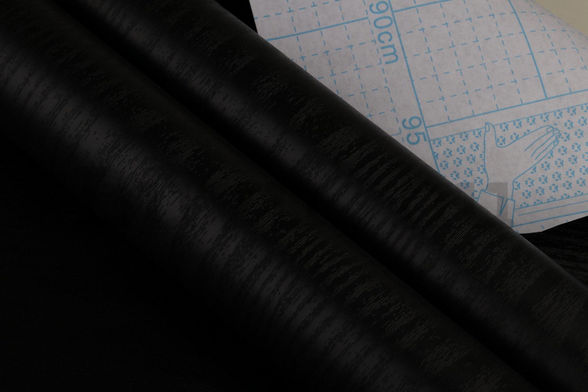 Öntapadó fólia bútorokon fekete, fa textúrával 45cm x 8m